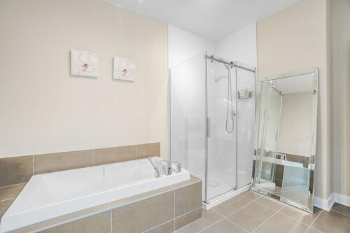 3735 Avenue Jean-Béraud, Laval QC H7T 0H8, Canada - Visite Virtuelle